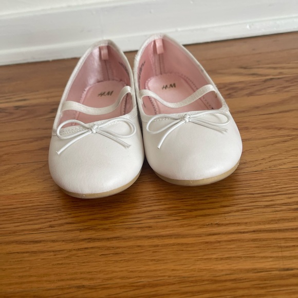 H&M - Girls white shoes - Picture 2 of 5